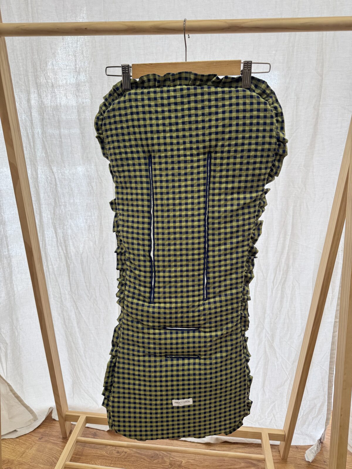 Colchoneta universal con volante vichy verde y azul
