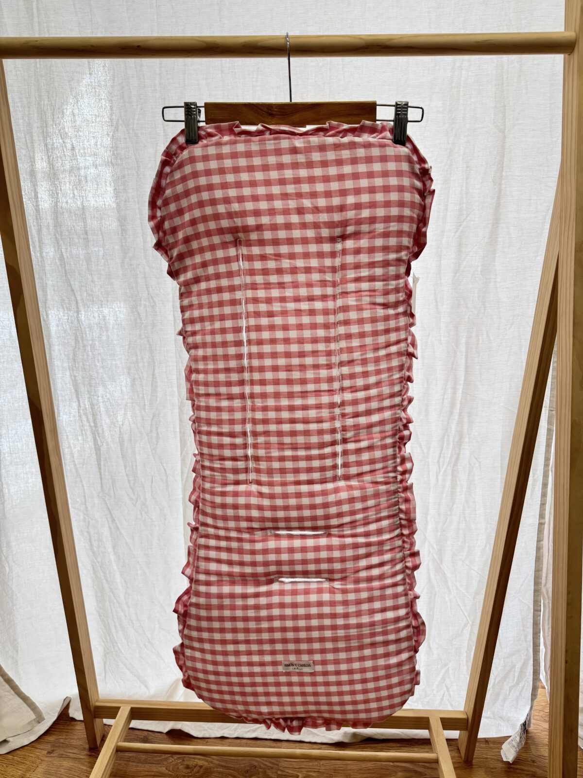 Colchoneta universal col volante vichy rosa